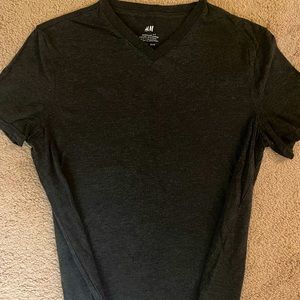 H&M Men’s V-Neck T-shirt Size: Medium Color: Black